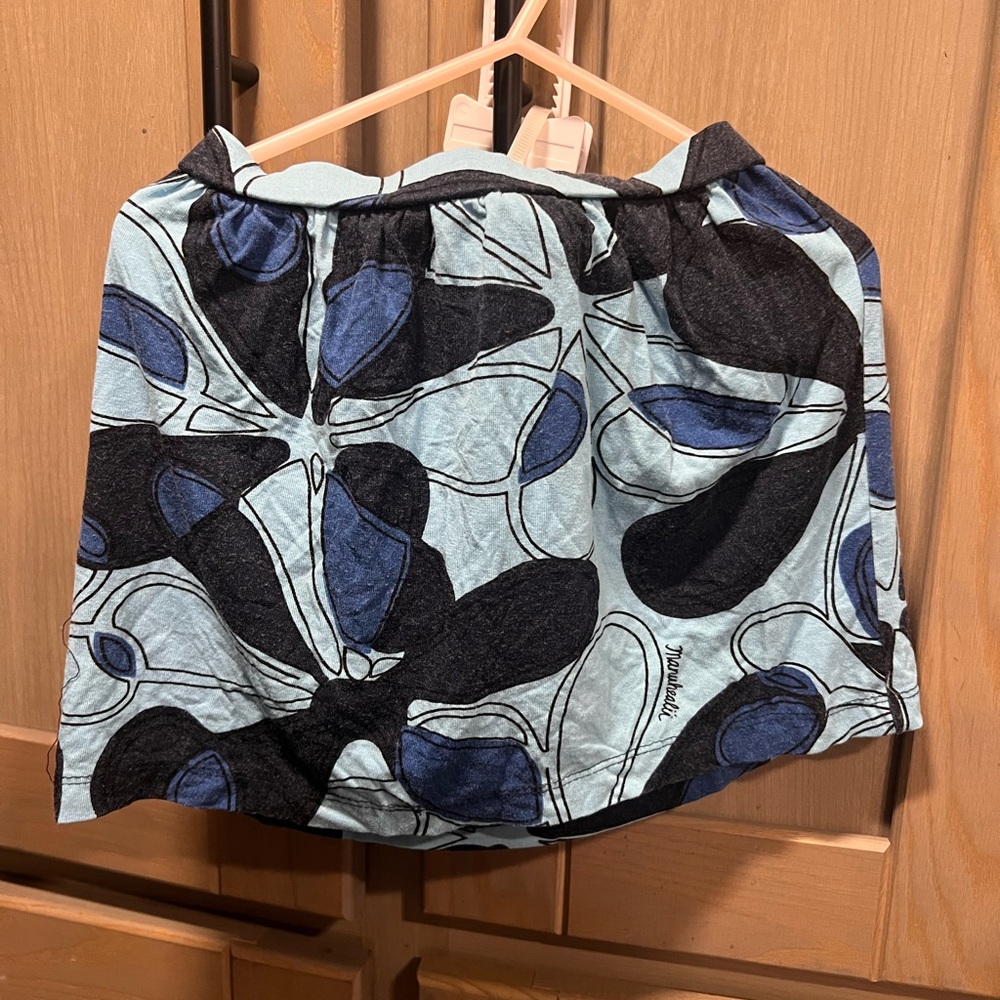 Manuheali’i Keiki Blue and Black Floral Skirt Size XS